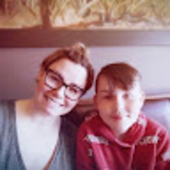 Meet your Posher, Alexandra - Picture 1 of 1